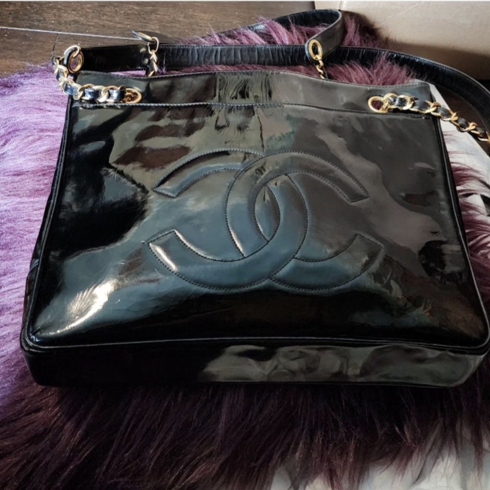 Authentic Preloved Patent Leather Chanel Shoulder Bag